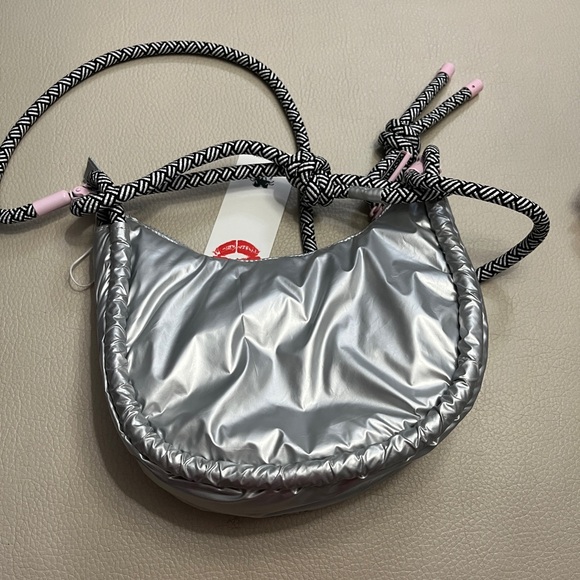 NWT - Wildfox Women’s 2 in 1 Crossbody/Shoulder Bag - Picture 7 of 9